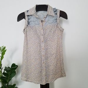 ☀️5 for $20- Floral Sleeveless Shirt